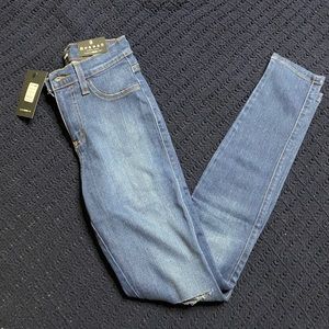 Fashion Nova ❤️ NWT Medium Wash Jean SZ 9